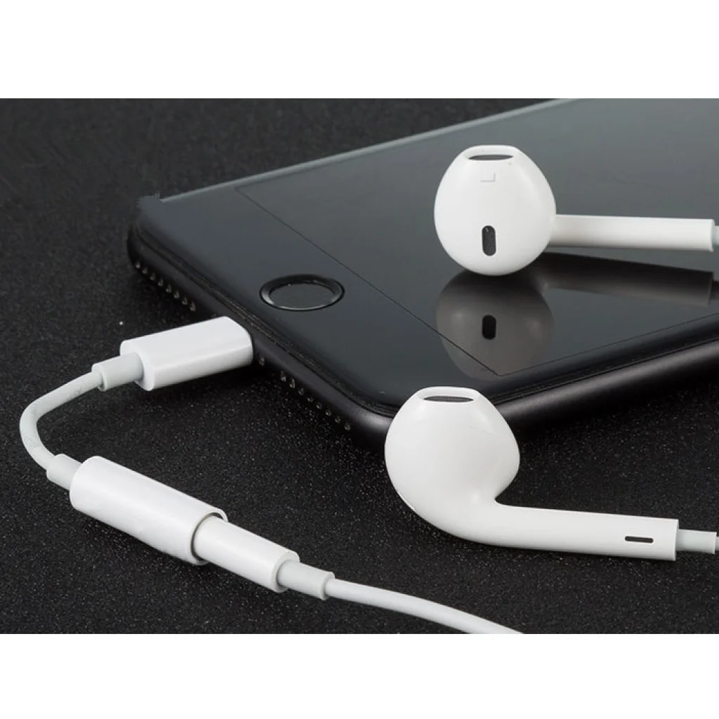 Перехідник Lightning to 3.5 mm Headphone Jack Adapter