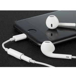 Перехідник Lightning to 3.5 mm Headphone Jack Adapter