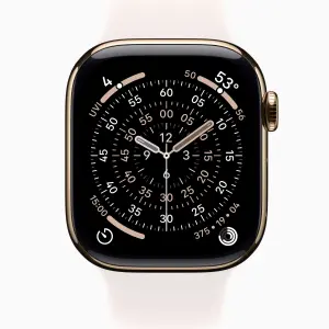 Смарт-часы Apple Watch Series 11 GPS + Cellular 42mm Gold Titanium Case with Light Blush Sport Band M/L (MF8X4)