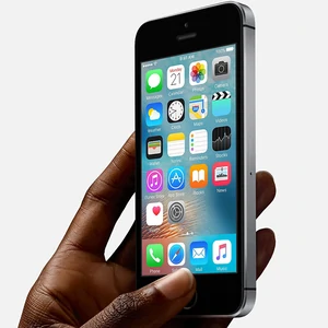 Смартфон Apple iPhone SE 64GB Rose Gold