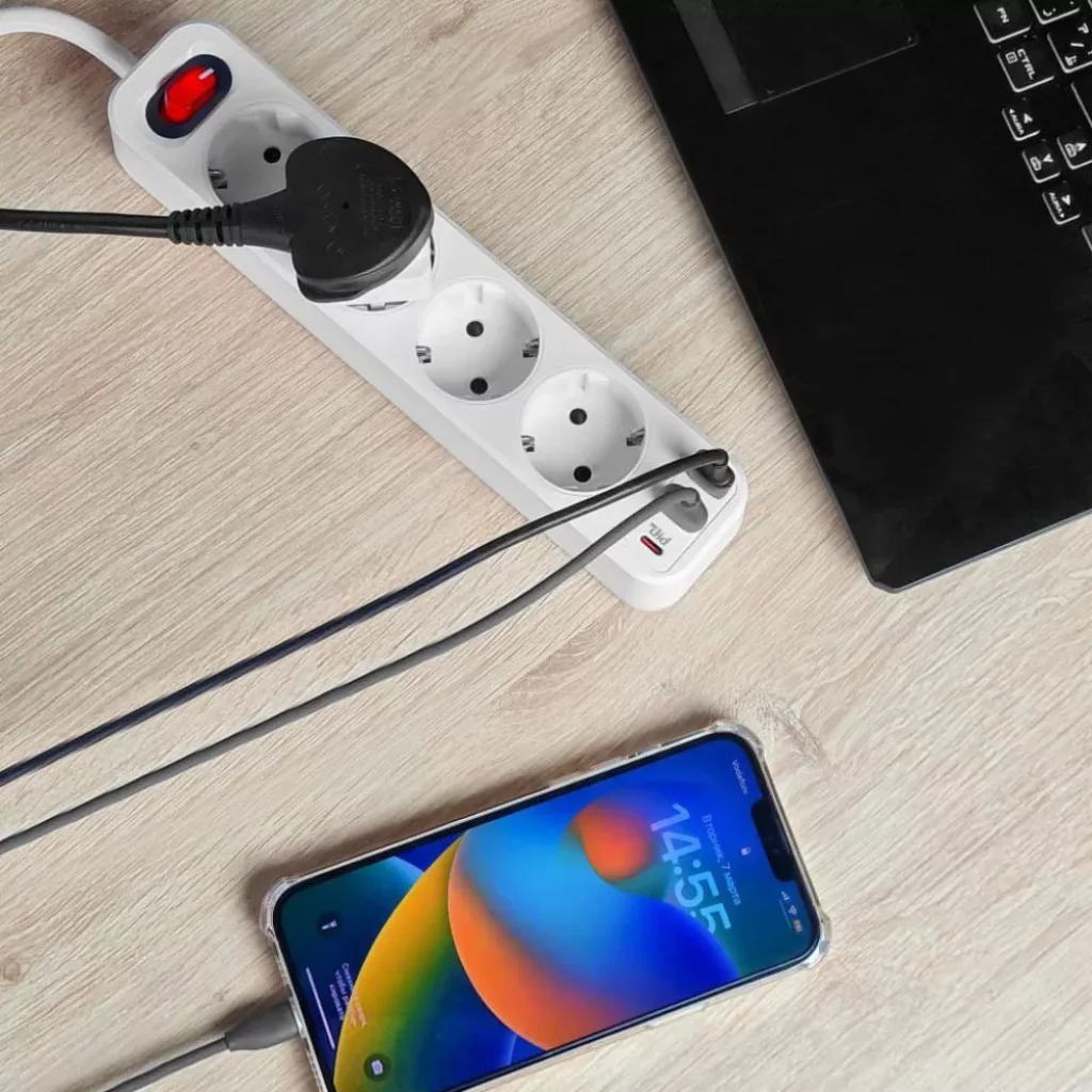 Мережевий фільтр Hoco NS1 Aura 4-bit PD 20W 2xUSB+Type-C White