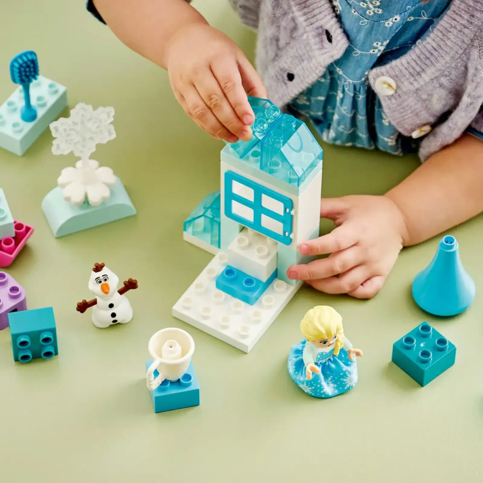 Конструктор LEGO DUPLO Набор для творческого конструирования «Ледяное сердце» с Эльзой и Олафом (10462)