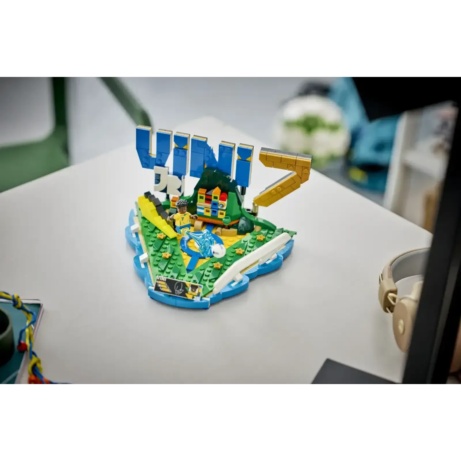 Конструктор LEGO Editions Football Винисиус Жуниор – лучшие моменты футбольных матчей (43027)