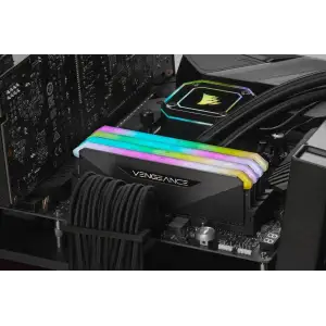 Оперативная память Corsair 32 GB (2x16GB) DDR4 3600 MHz Vengeance RGB RT (CMN32GX4M2Z3600C16)
