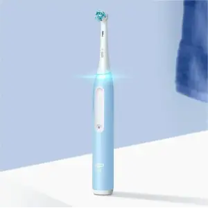 Електрична зубна щітка Oral-B iO Series 3 (iOG3.3T6.0) Blue (08006540961490)