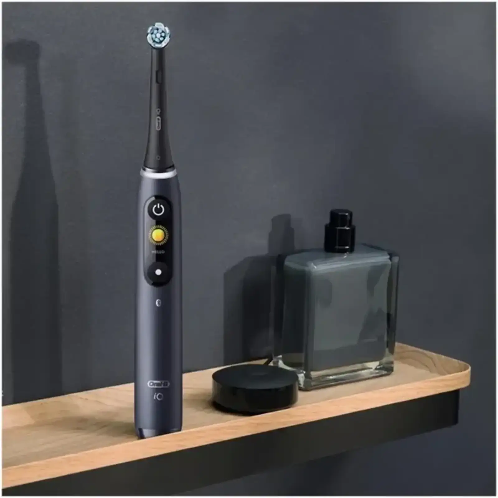 Електрична зубна щітка Oral-B iO Series 8N (iOM8.2Q2BD) Black Onix (4210201408567)