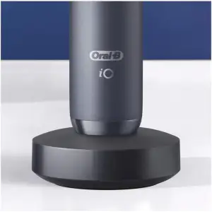 Електрична зубна щітка Oral-B iO Series 8N (iOM8.2Q2BD) Black Onix (4210201408567)