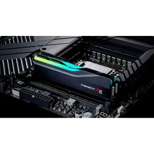 Оперативна пам'ять G.Skill 64 GB (2x32GB) DDR5 6400 MHz Trident Z5 RGB (F5-6400J3239G32GX2-TZ5RK)