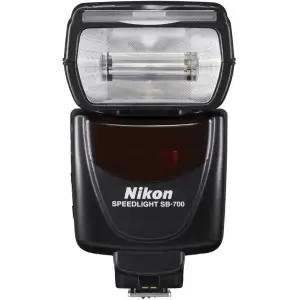 Объектив Nikon AF-S Nikkor 35mm f/1.8G + Спалах Nikon SB-700 Black