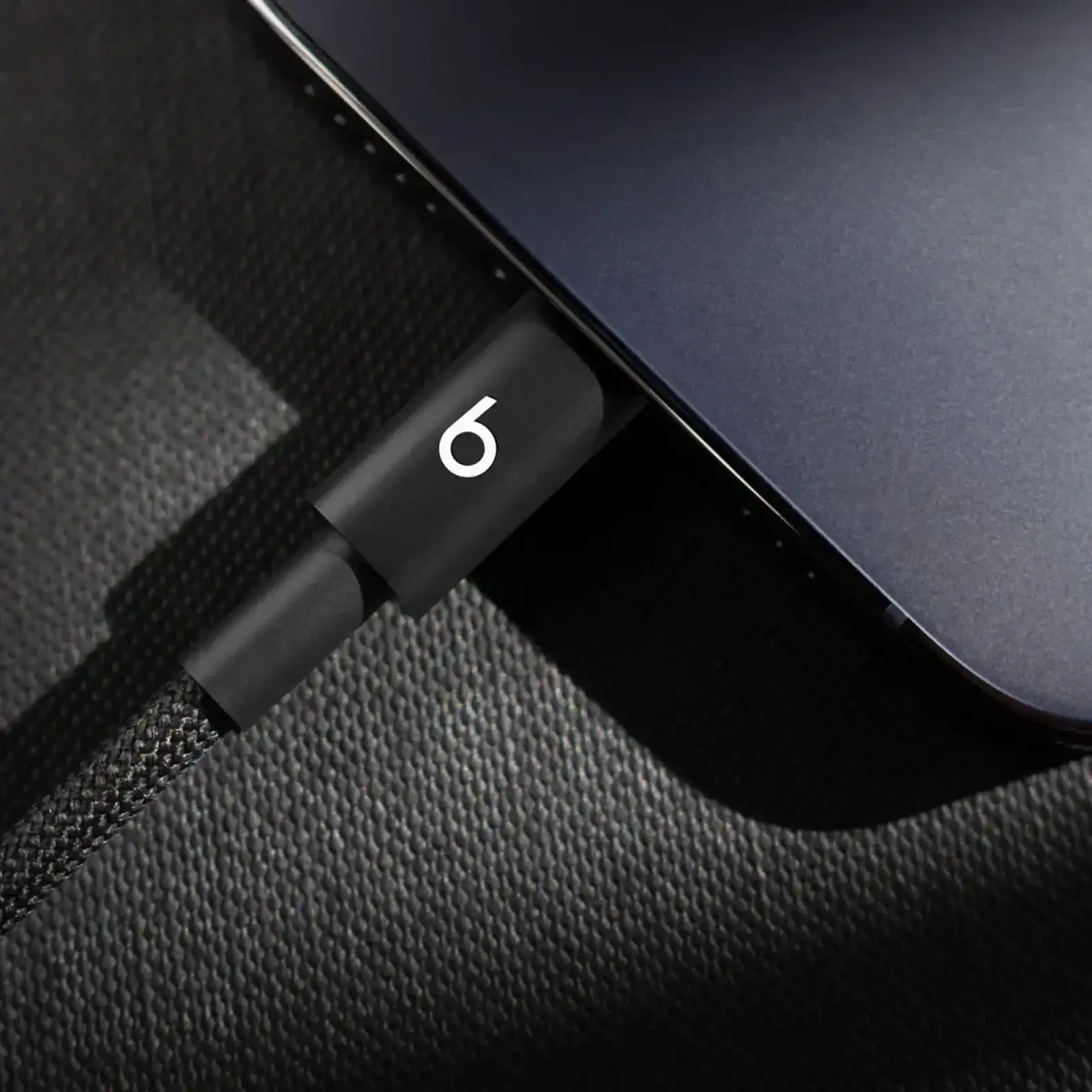 Кабель Beats USB-C to Lightning Woven Cable (1.5 m) Bolt Black (MDGK4)