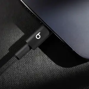 Кабель Beats USB-C to Lightning Woven Cable (1.5 m) Bolt Black (MDGK4)