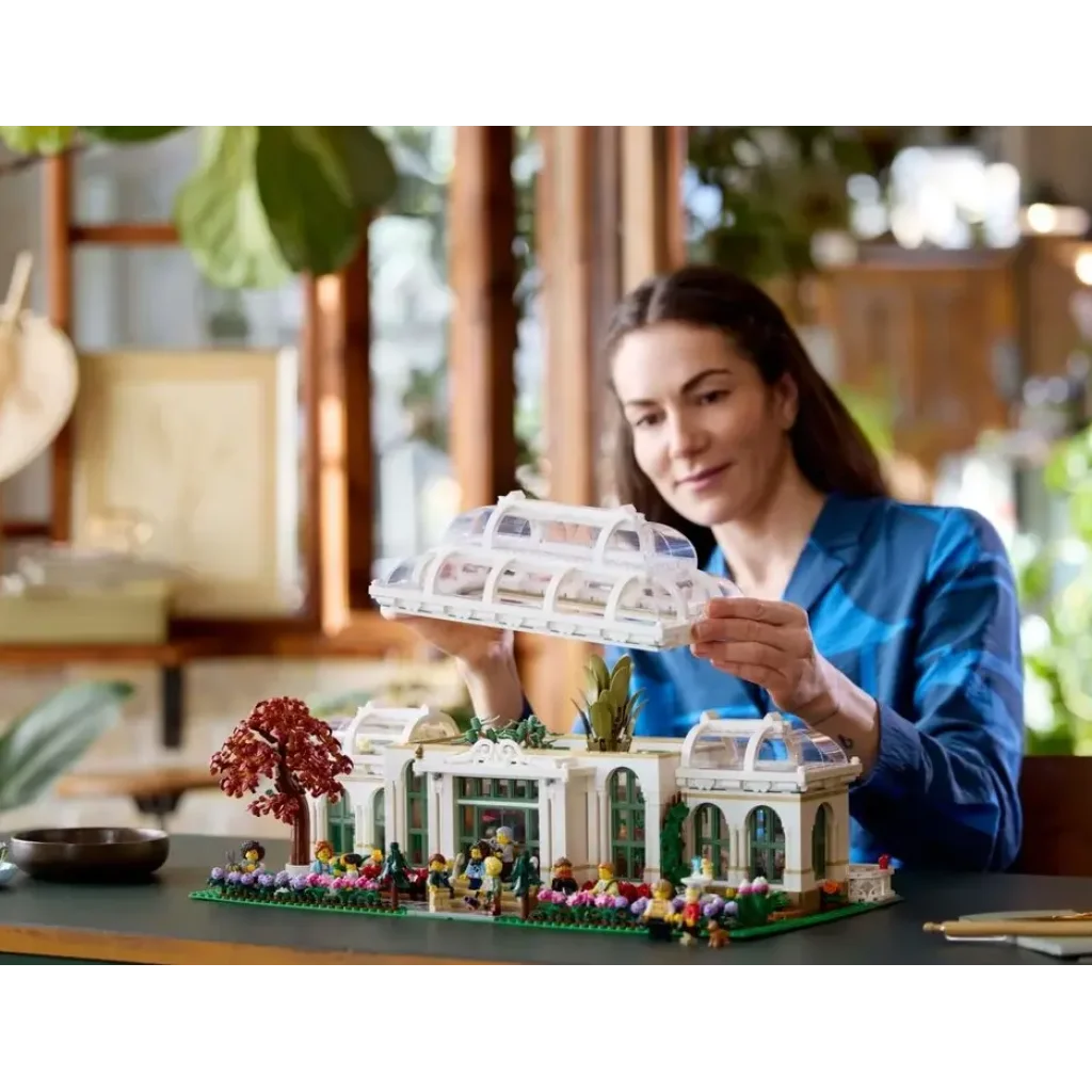 Конструктор LEGO The Botanical Garden Building Set (21353)