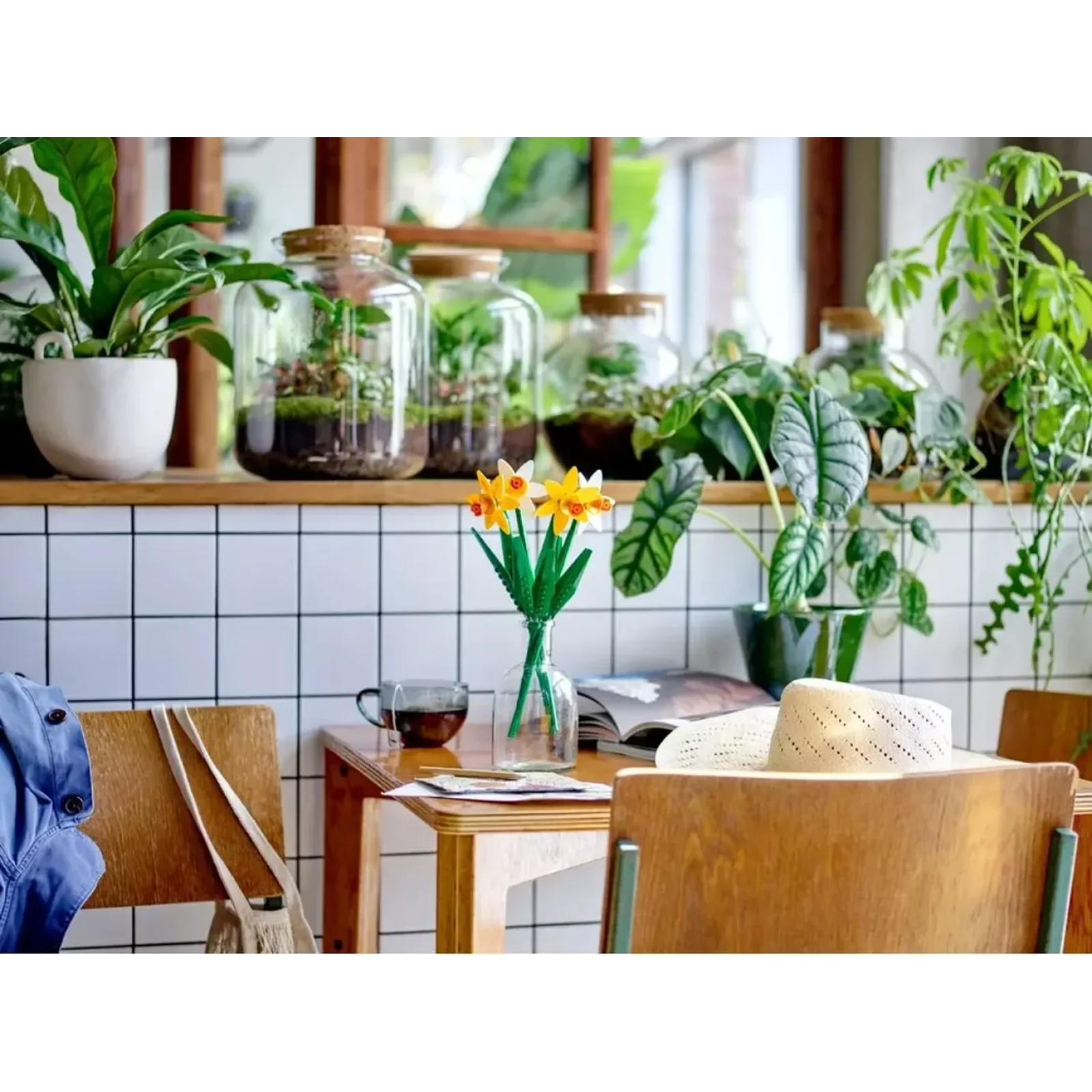 Конструктор LEGO Botanicals Нарциси (40747)