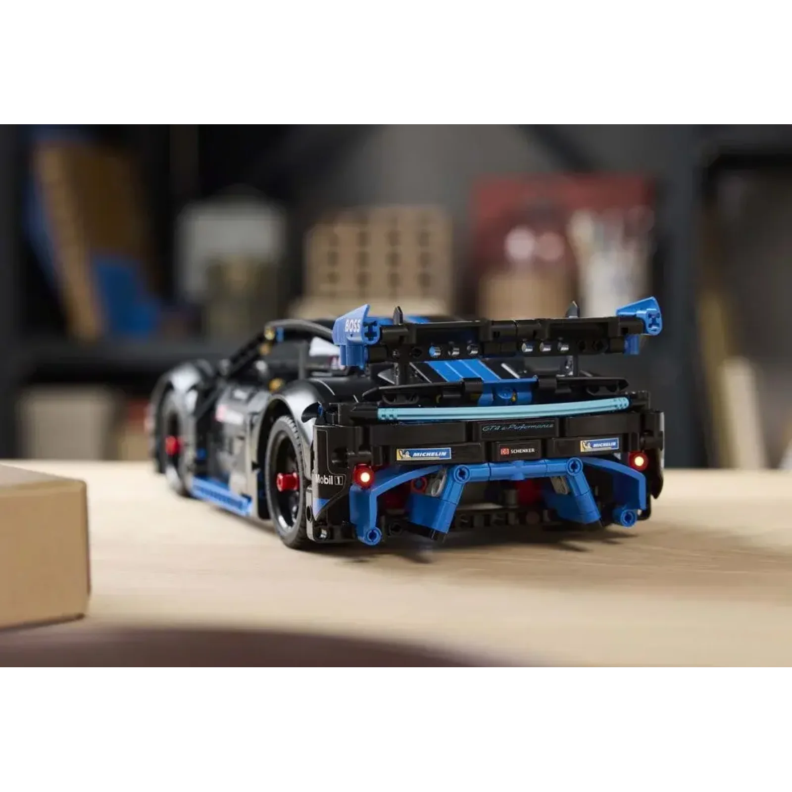 Конструктор LEGO Technic Porsche GT4 E-Performance Race Car (42176)