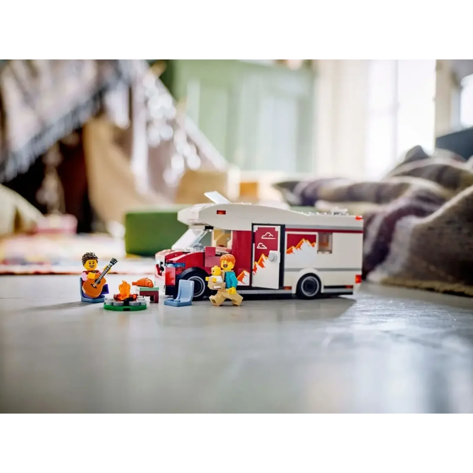 Конструктор LEGO City Пригодницький будинок на колесах для відпустки (60454)