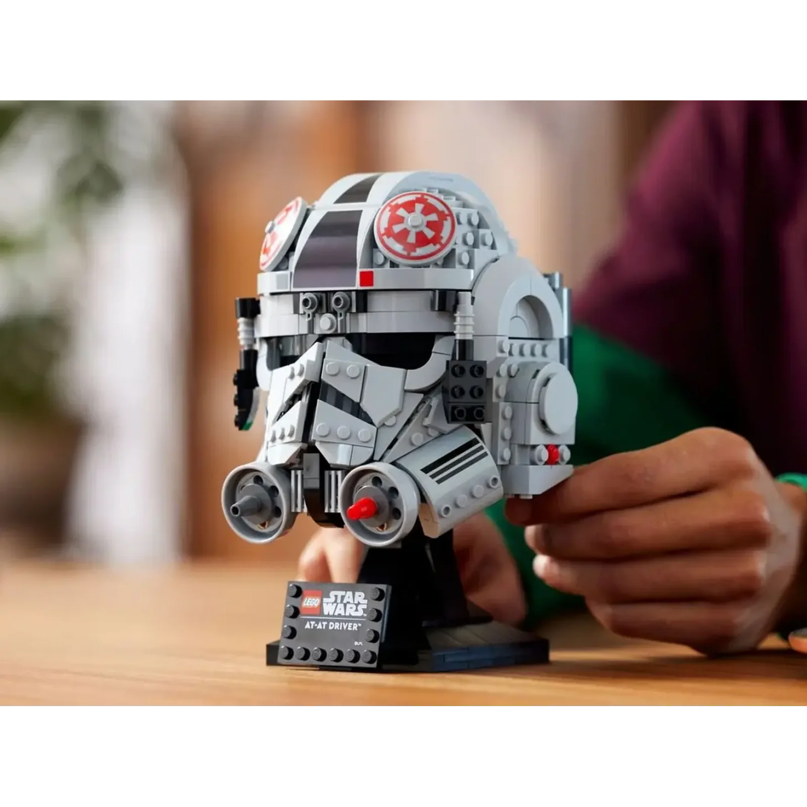 Конструктор LEGO Star Wars Шлем пилота AT-AT (75429)