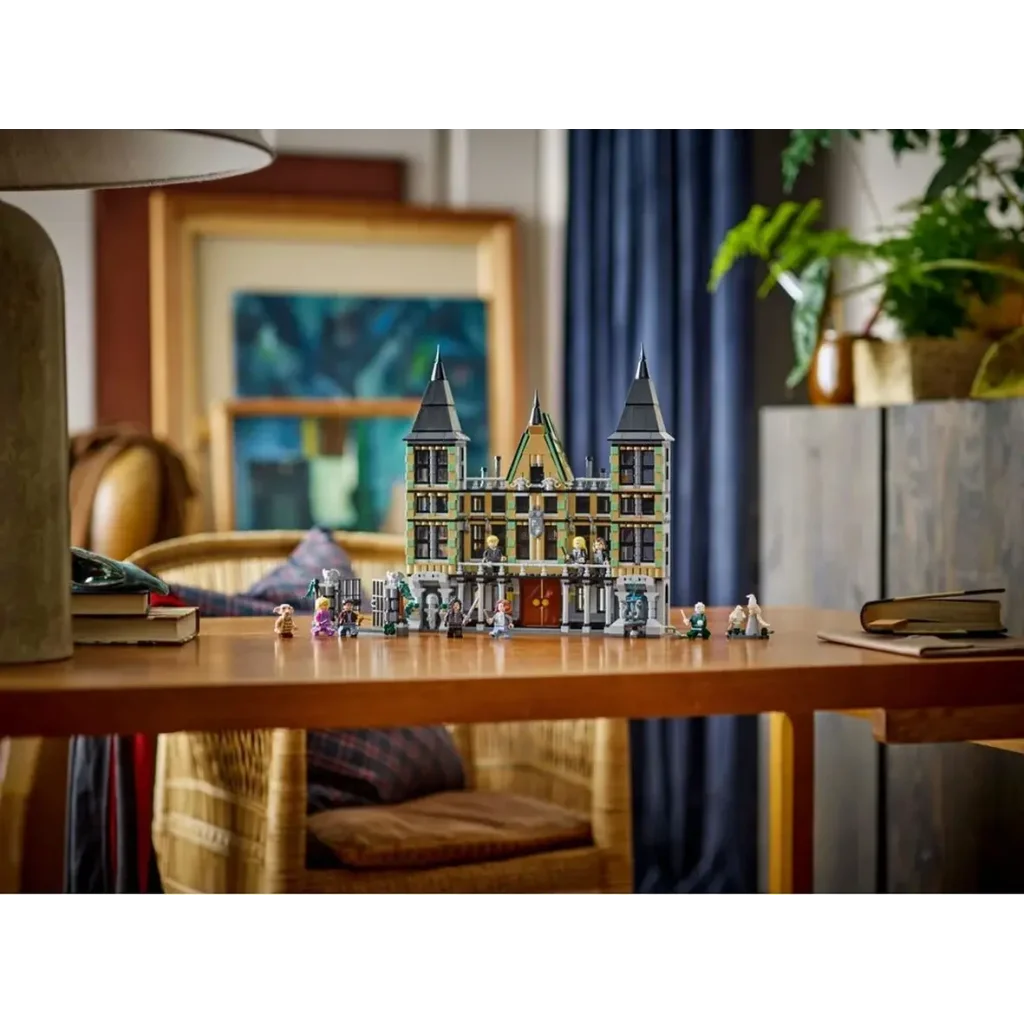 Конструктор LEGO Harry Potter Malfoy Manor (76453)