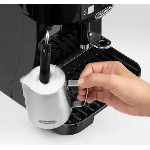 Кофемашина автоматическая Delonghi Magnifica S ECAM 11.112.B