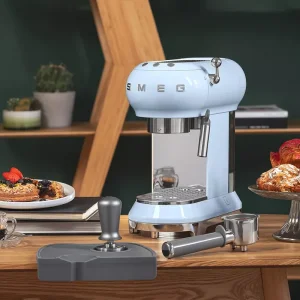 Кавоварка Smeg ECF01PBEU