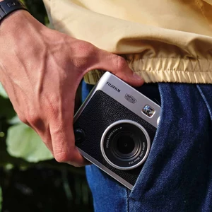 Фотокамера миттєвого друку Fujifilm Instax Mini Evo Black (16745157)