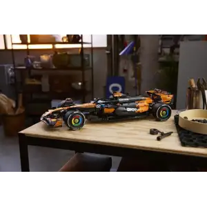 Конструктор LEGO Technic Автомобіль McLaren MCL39 F1 (42228)