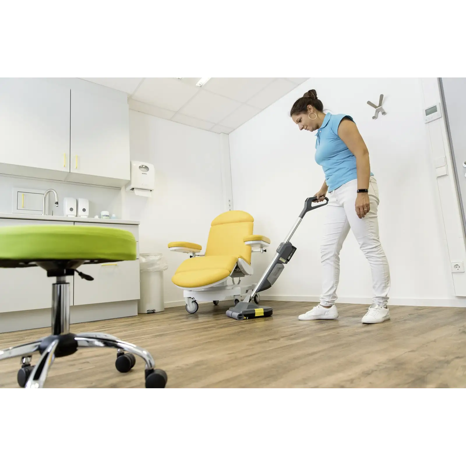 Пылесос ручной моющий Karcher BR 30/1 C Bp (1.783-054.0)