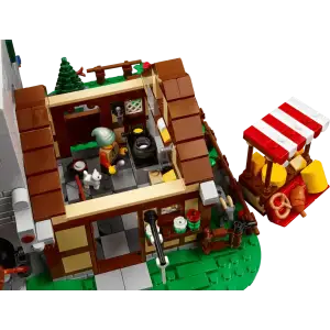 Конструктор LEGO Icons Средневековая городская площадь (10332)