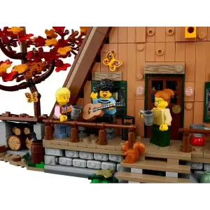 Конструктор LEGO Ideas Трикутний будиночок (21338)