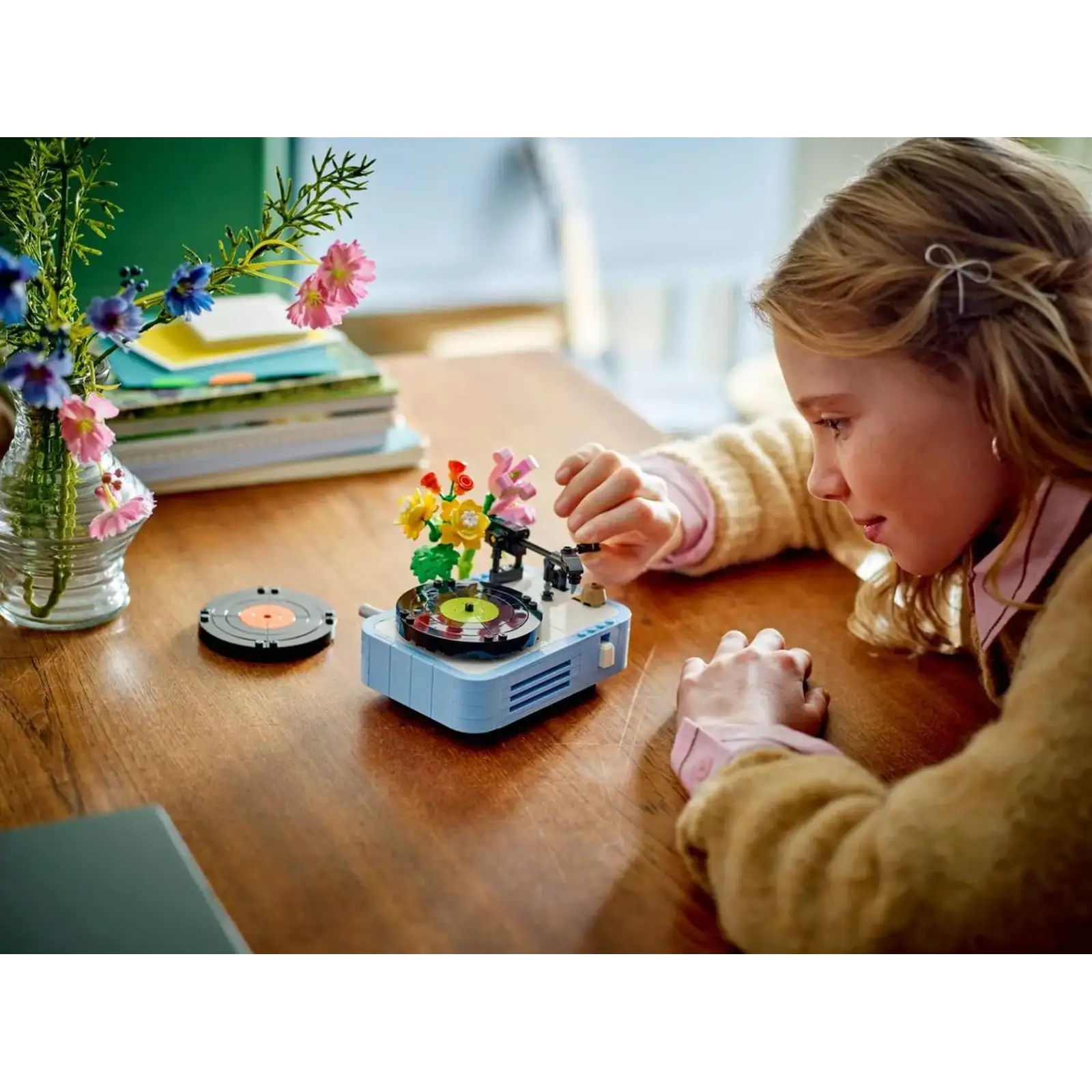 Конструктор LEGO Creator Проигрыватель пластинок с цветами (31172)