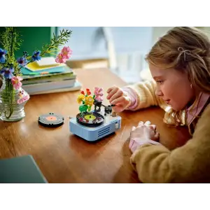 Конструктор LEGO Creator Проигрыватель пластинок с цветами (31172)