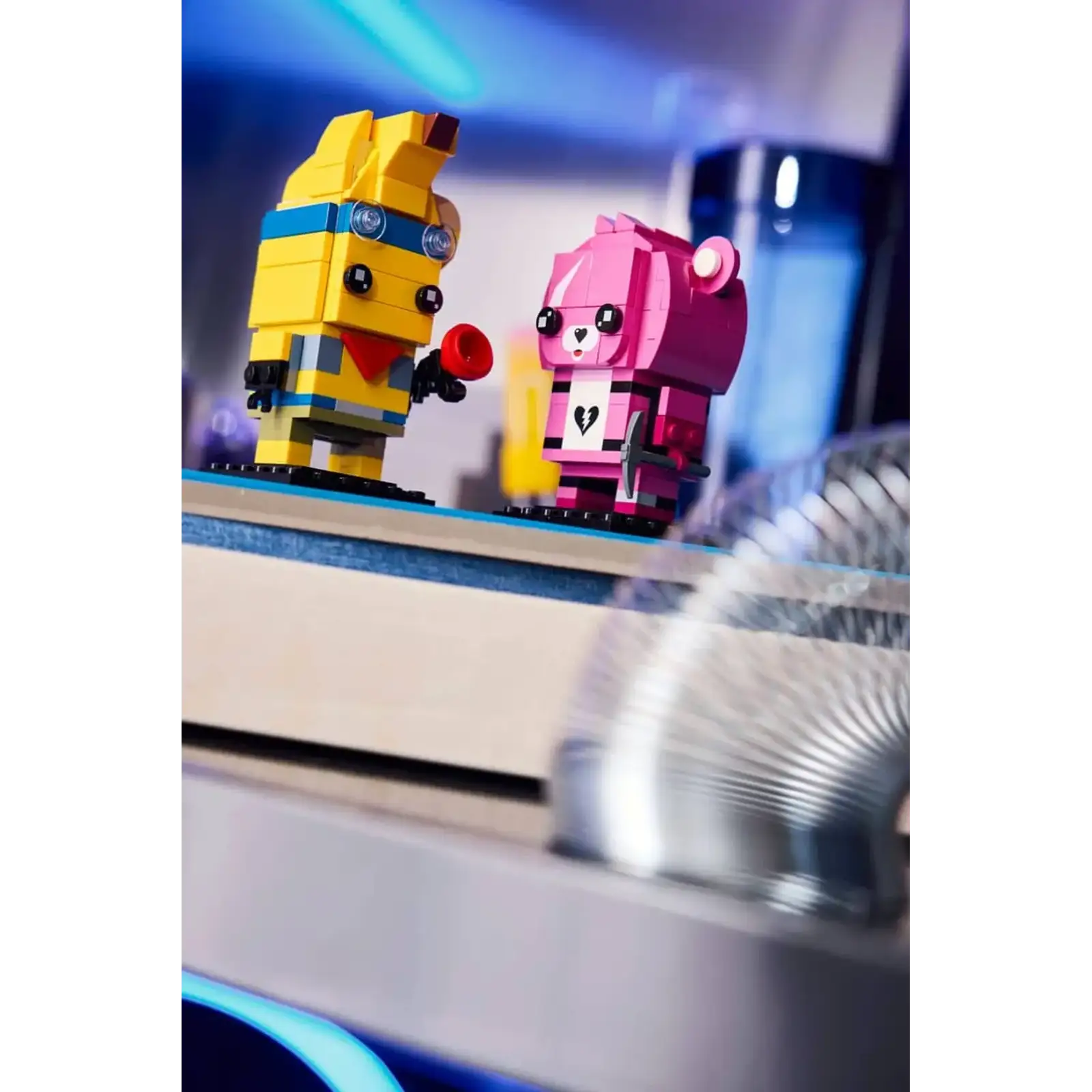 Конструктор LEGO BrickHeadz Пили та лідер команди обіймашок (40760)