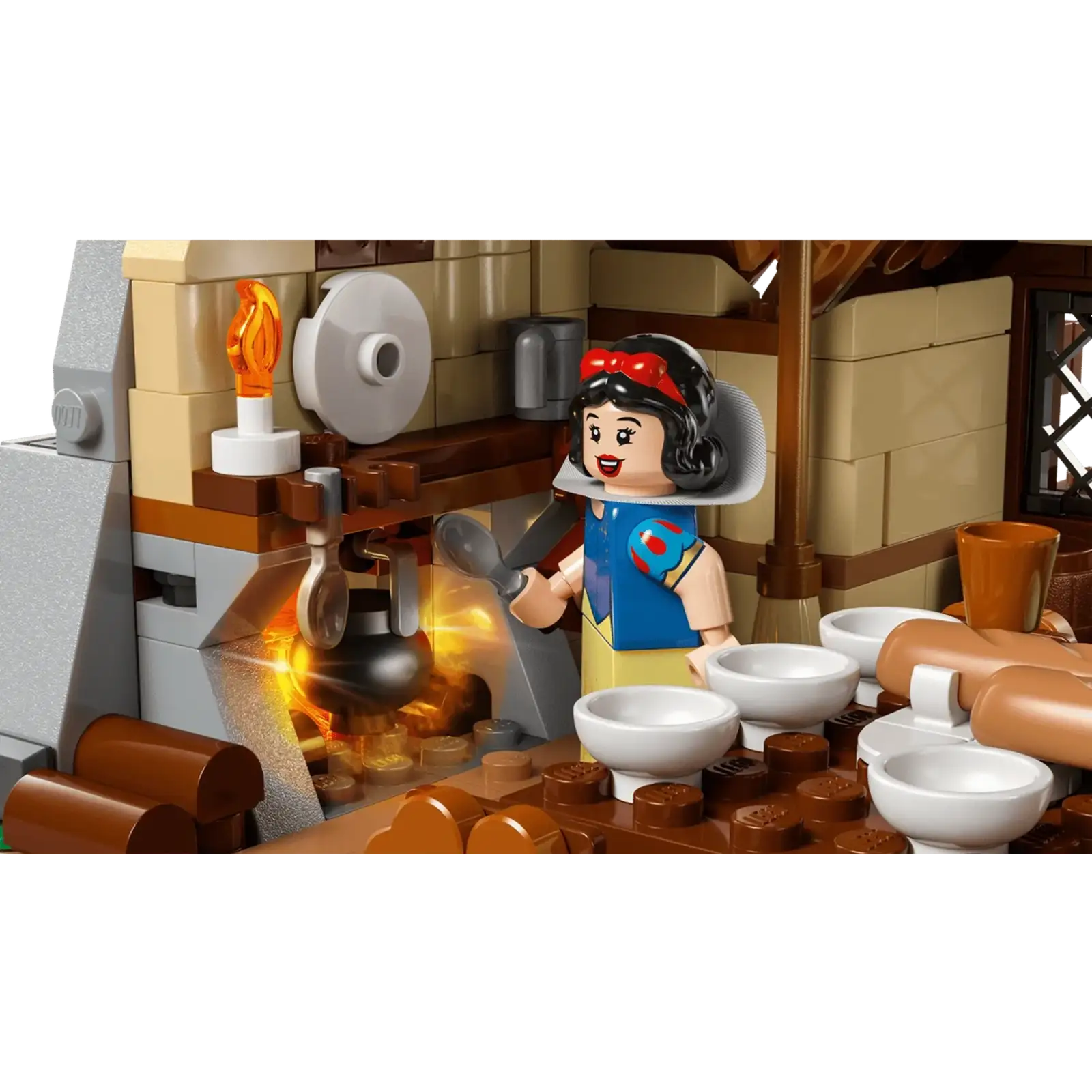 Конструктор LEGO Disney Будиночок Білосніжки та семи гномів (43242)