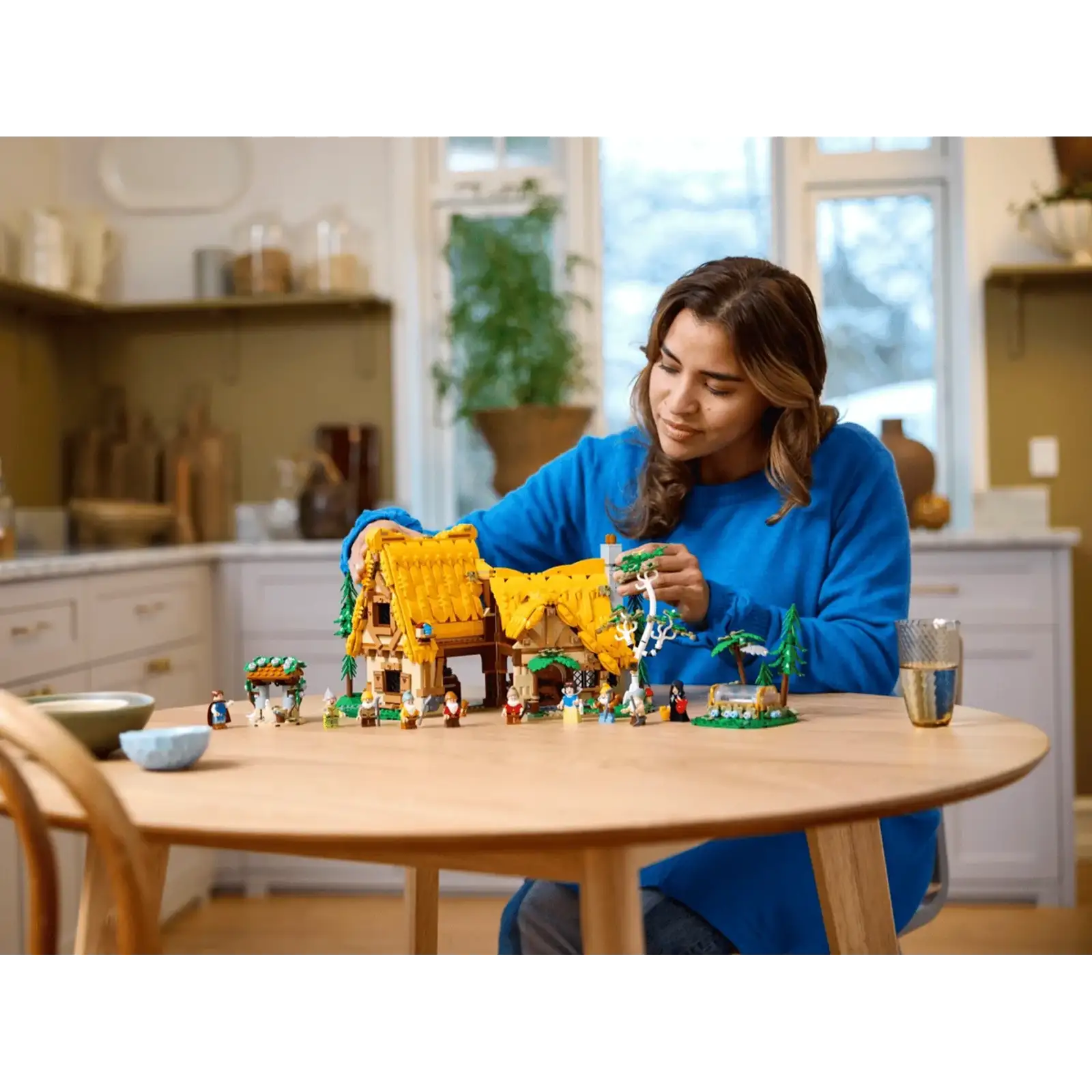 Конструктор LEGO Disney Будиночок Білосніжки та семи гномів (43242)