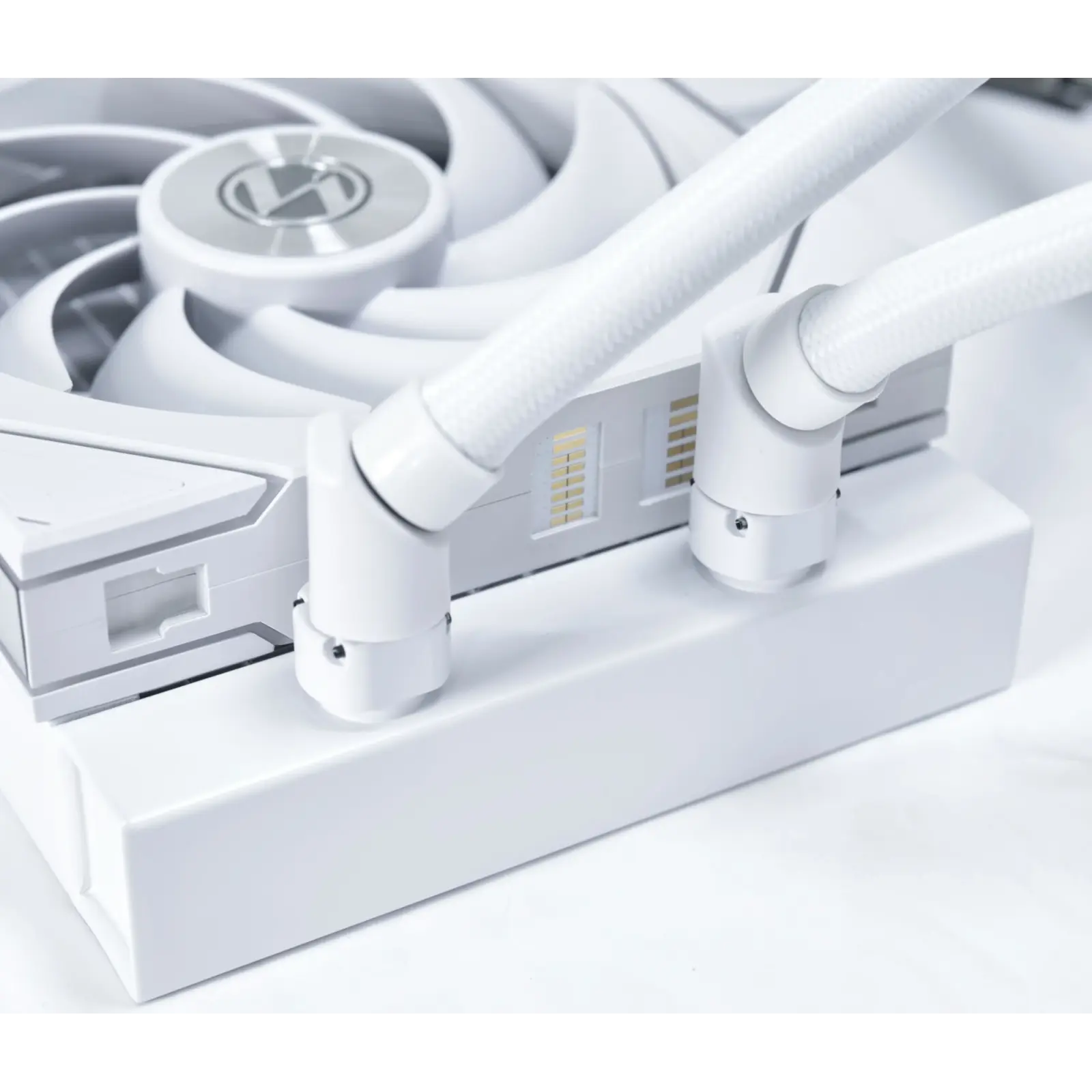 Система водяного охлаждения Lian Li Galahad GA II LCD TL 280 White (G89.GA2ALCD28TLW.00) UA