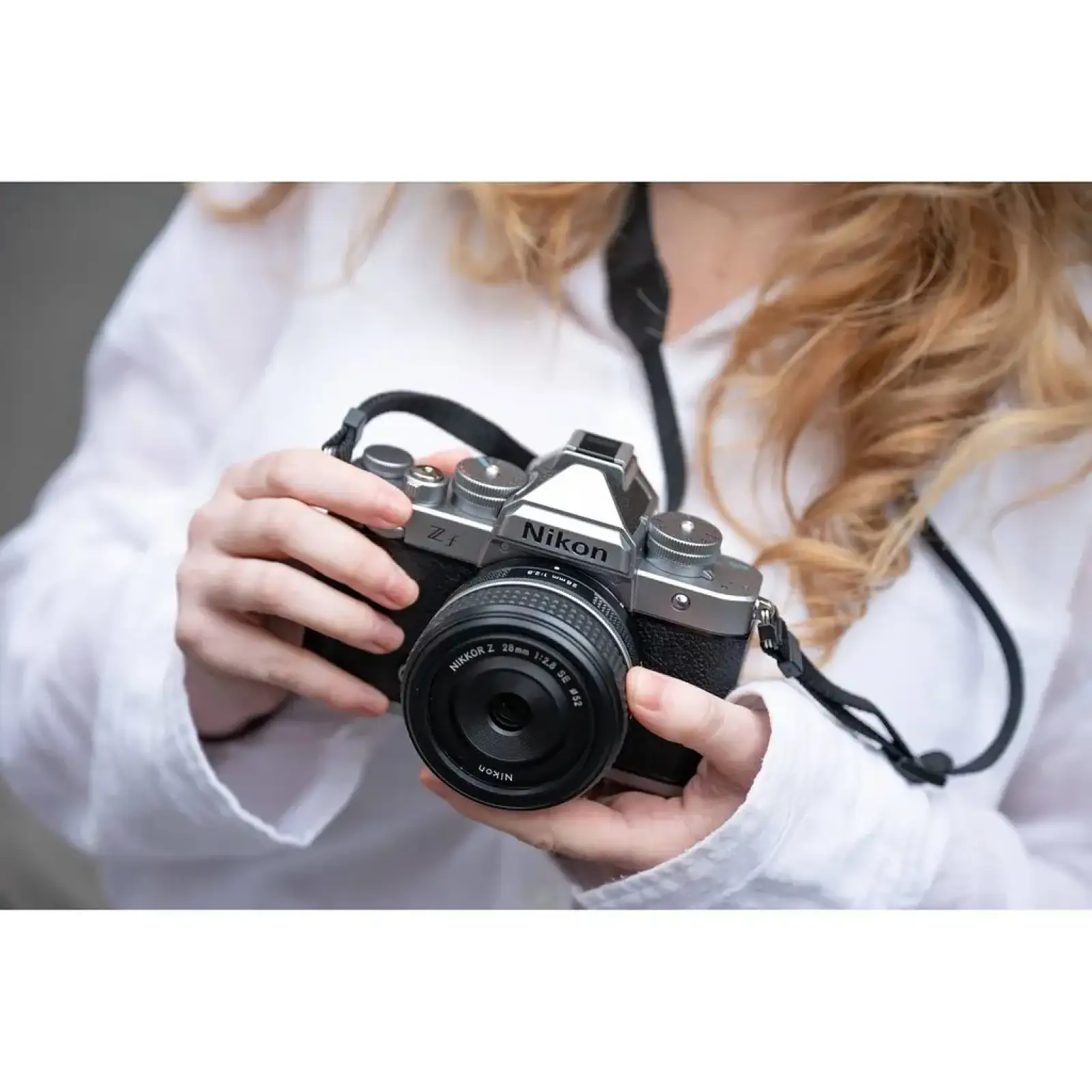 Бездзеркальний фотоапарат Nikon Z f Silver