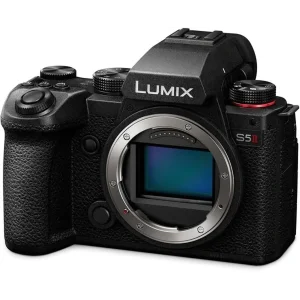 Фотоаппарат Panasonic Lumix S DC-S5 II Body (DC-S5M2EE)