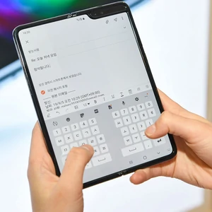 Смартфон Samsung Galaxy Fold SM-F900 12/512GB Black