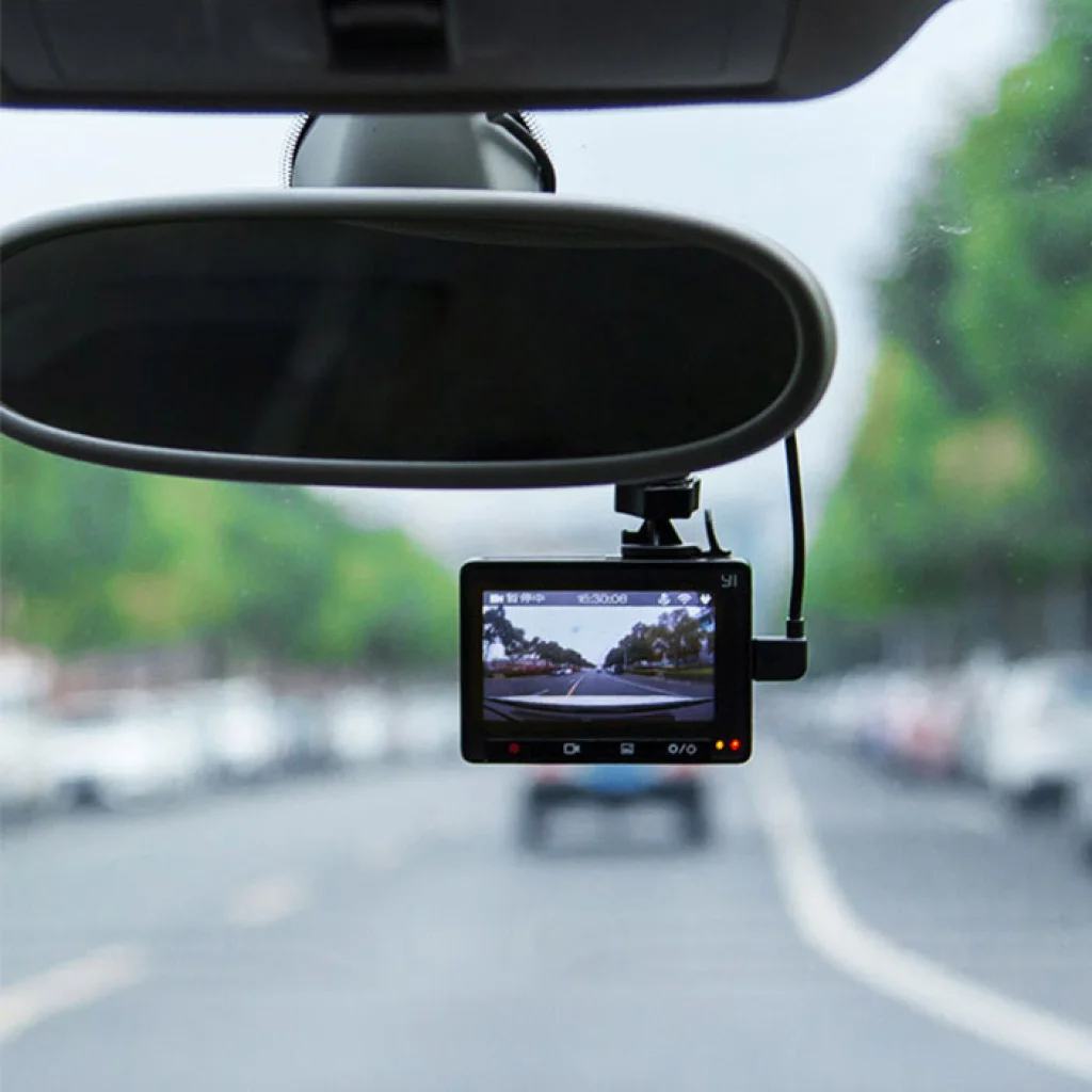 Видеорегистратор YI Compact Dash Camera Black (YCS1.A17) UA