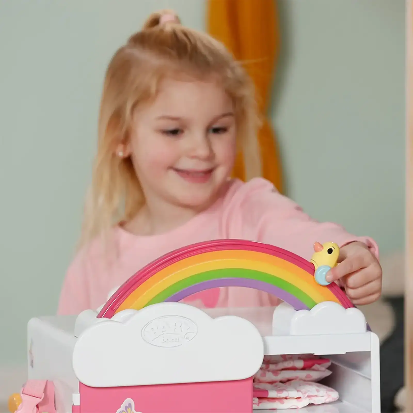 Ігровий набір BABY BORN - ГАРДЕРОБ З ВЕСЕЛКОЮ ТА КАЧЕЧКОЮ (світло, звук) (836040)
