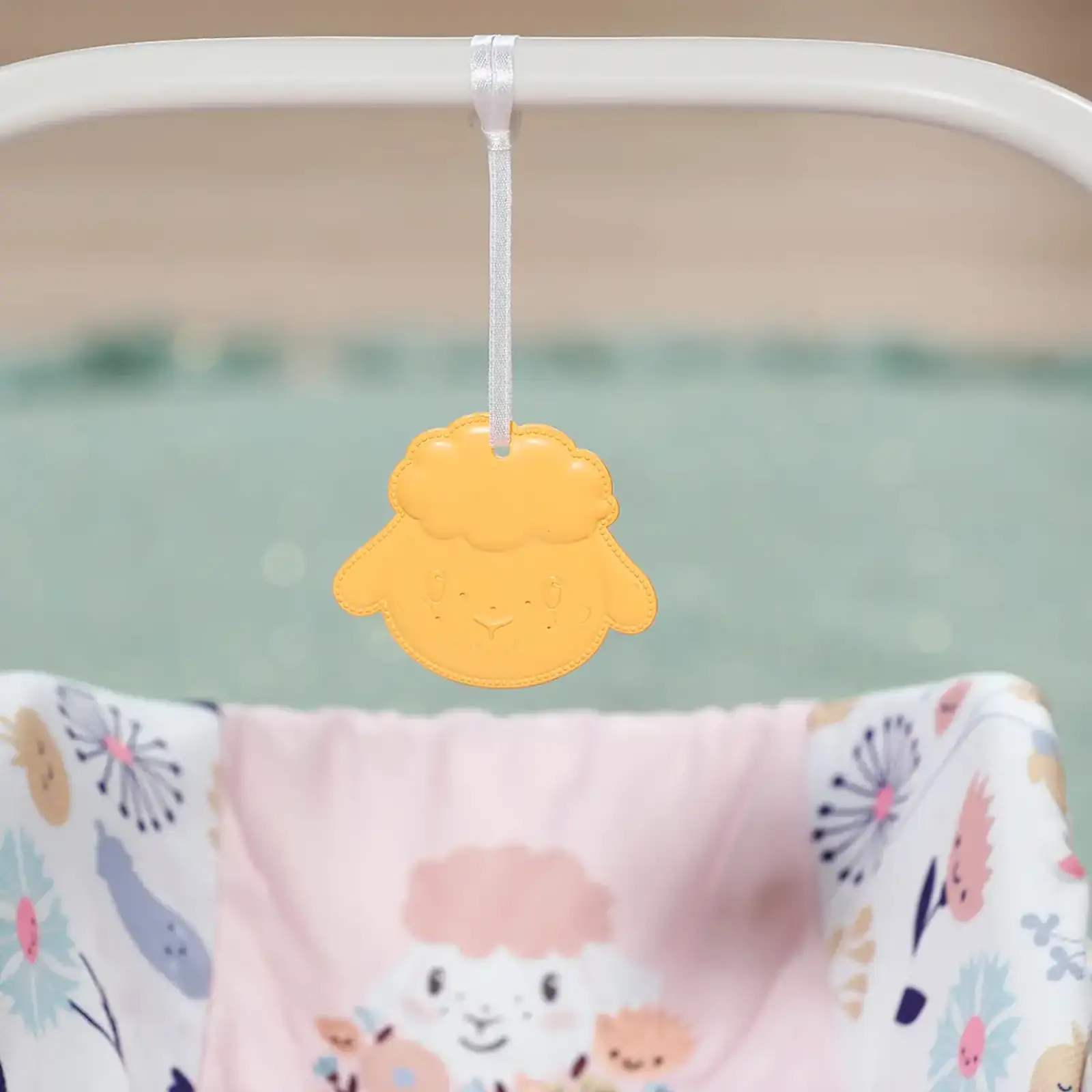 Крісло-переноска для ляльки BABY BORN 2 в 1 – КВІТКОВИЙ СТИЛЬ (838518)