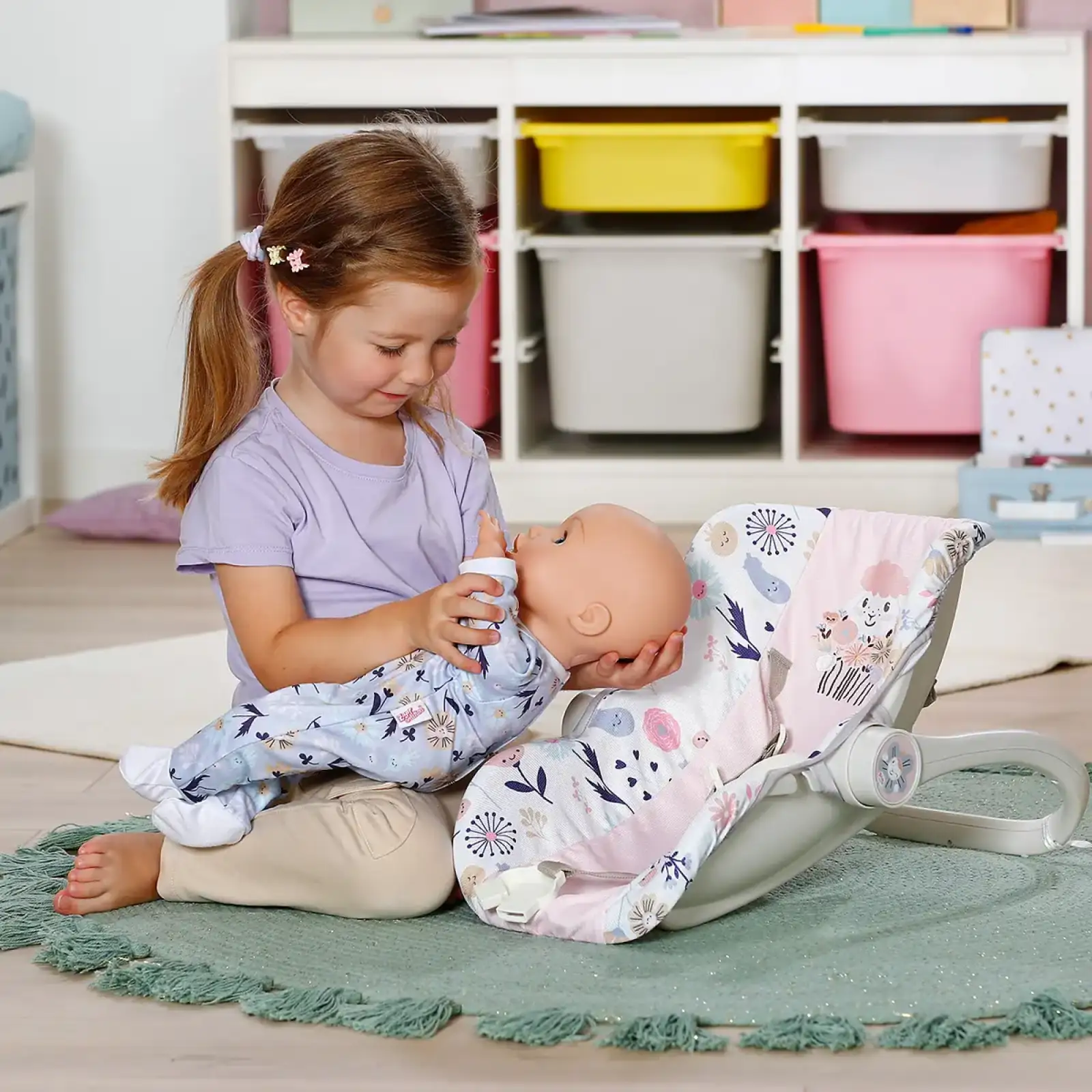 Крісло-переноска для ляльки BABY BORN 2 в 1 – КВІТКОВИЙ СТИЛЬ (838518)