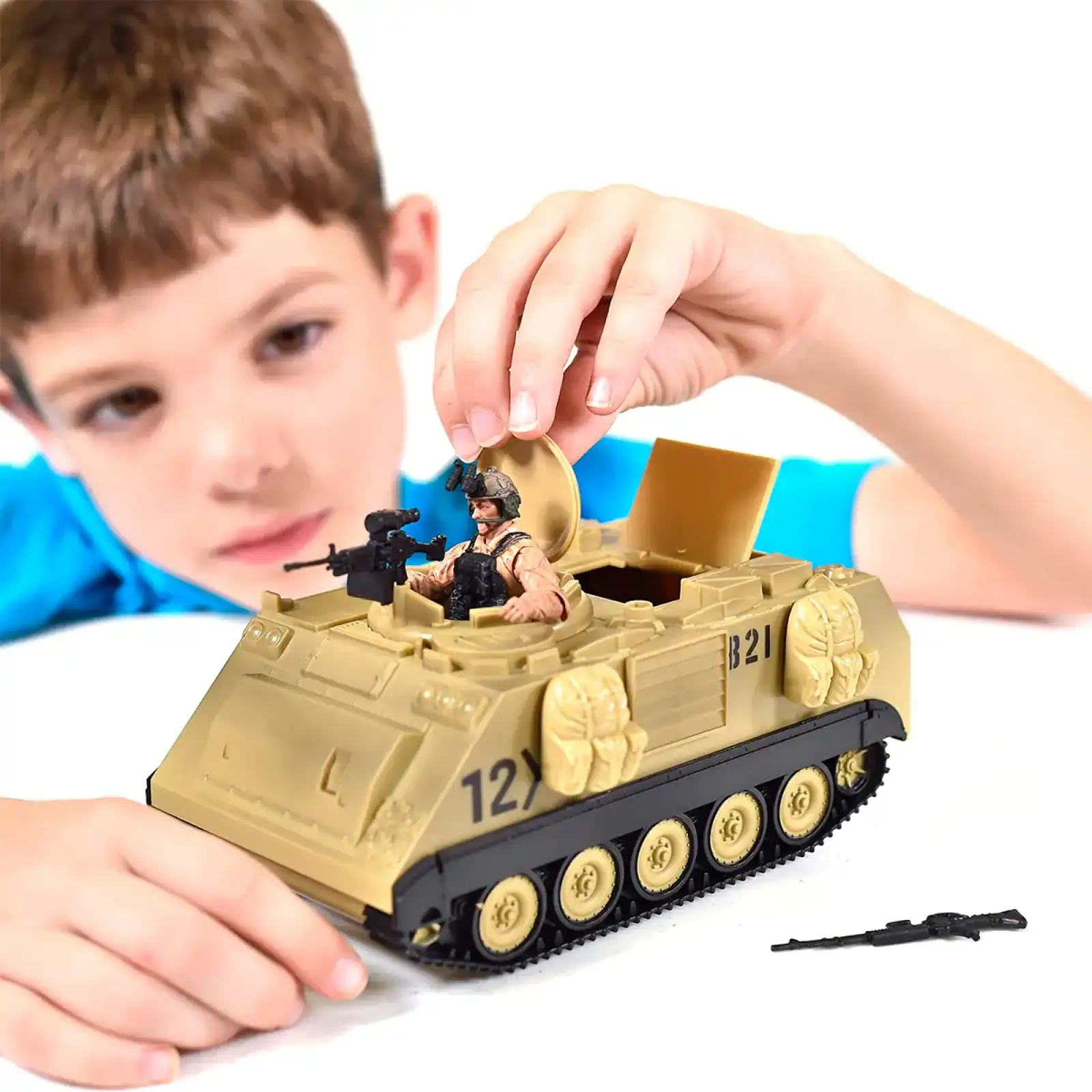 Ігровий набір ELITE FORCE —БРОНЕТРАНСПОРТЕР M113 (БТР, фігурка, аксес.) (101857)