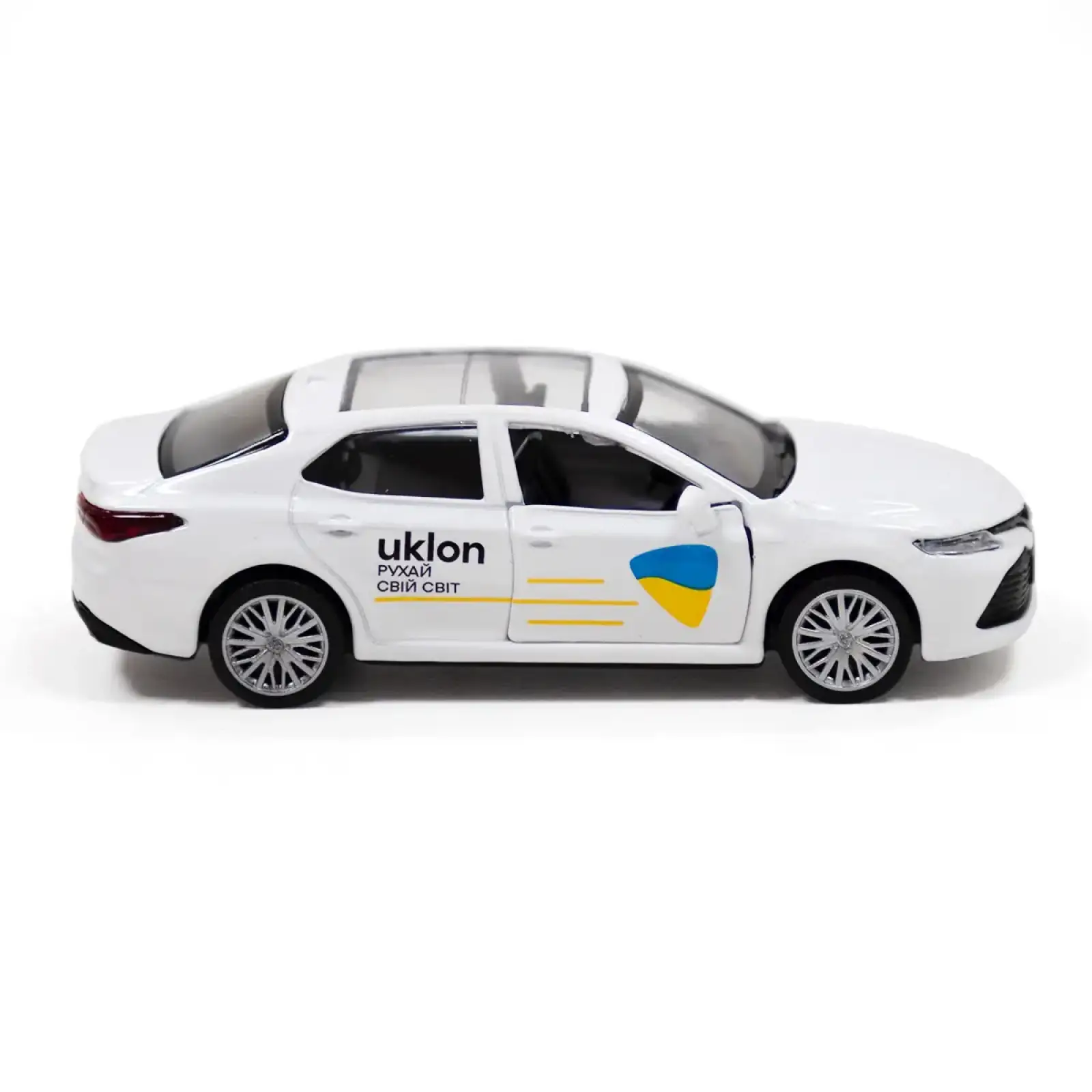 Автомодель TOYOTA CAMRY UKLON (белый) TechnoDrive (250291)