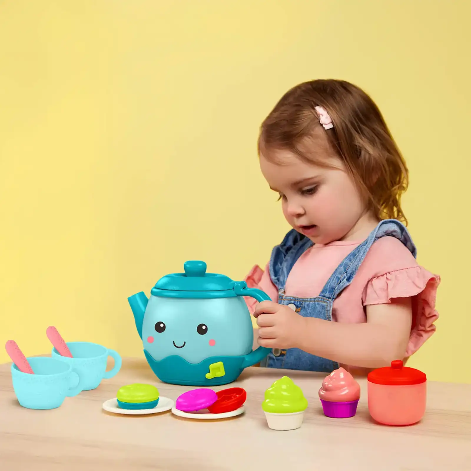 Игровой набор – МУЗЫКАЛЬНОЕ ЧАЕПИТИЕ (17 предметов, свет, звук) Battat (BX4522Z)