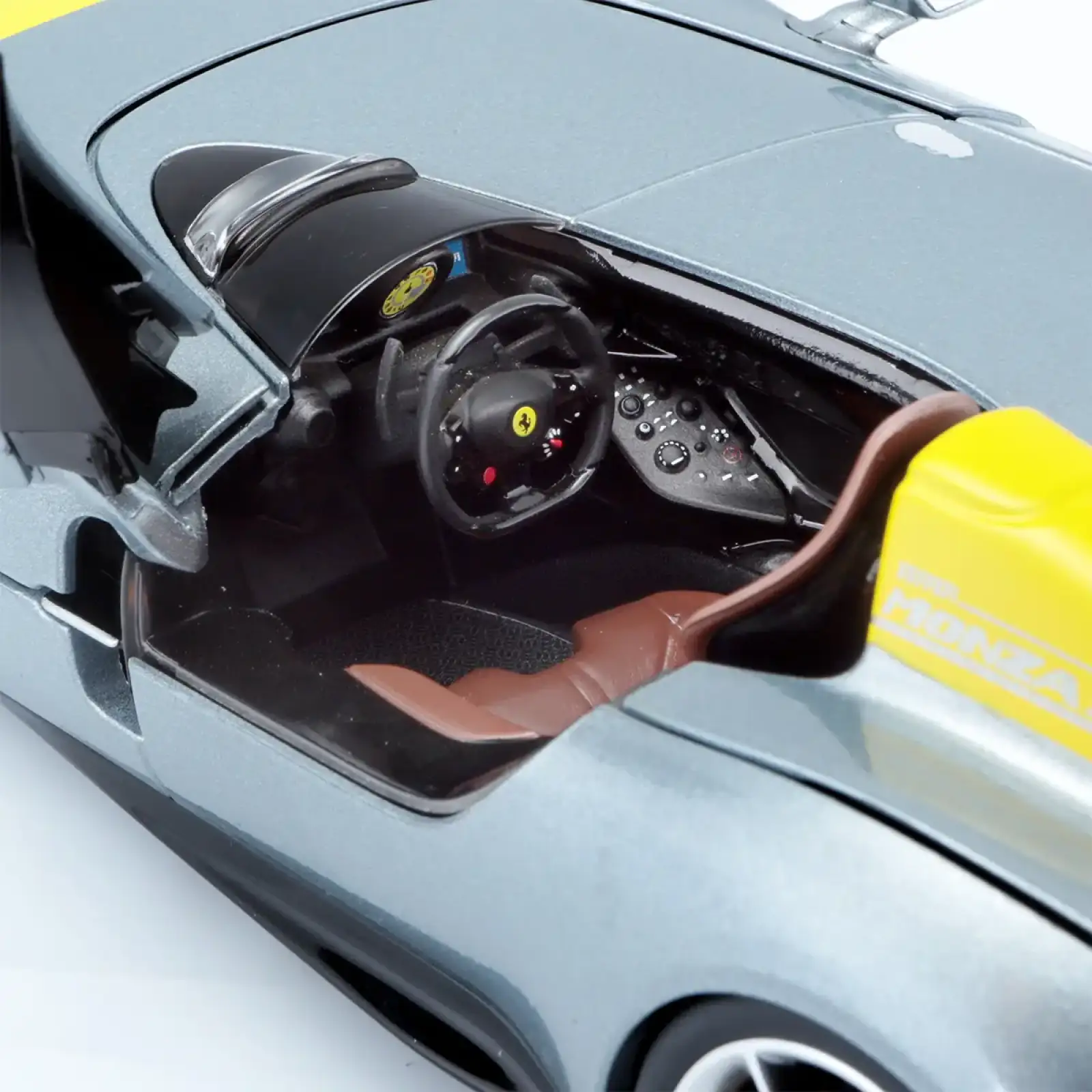 Автомодель 1:18 FERRARI R & P - Ferrari Monza SP1 Bburago (18-16013)