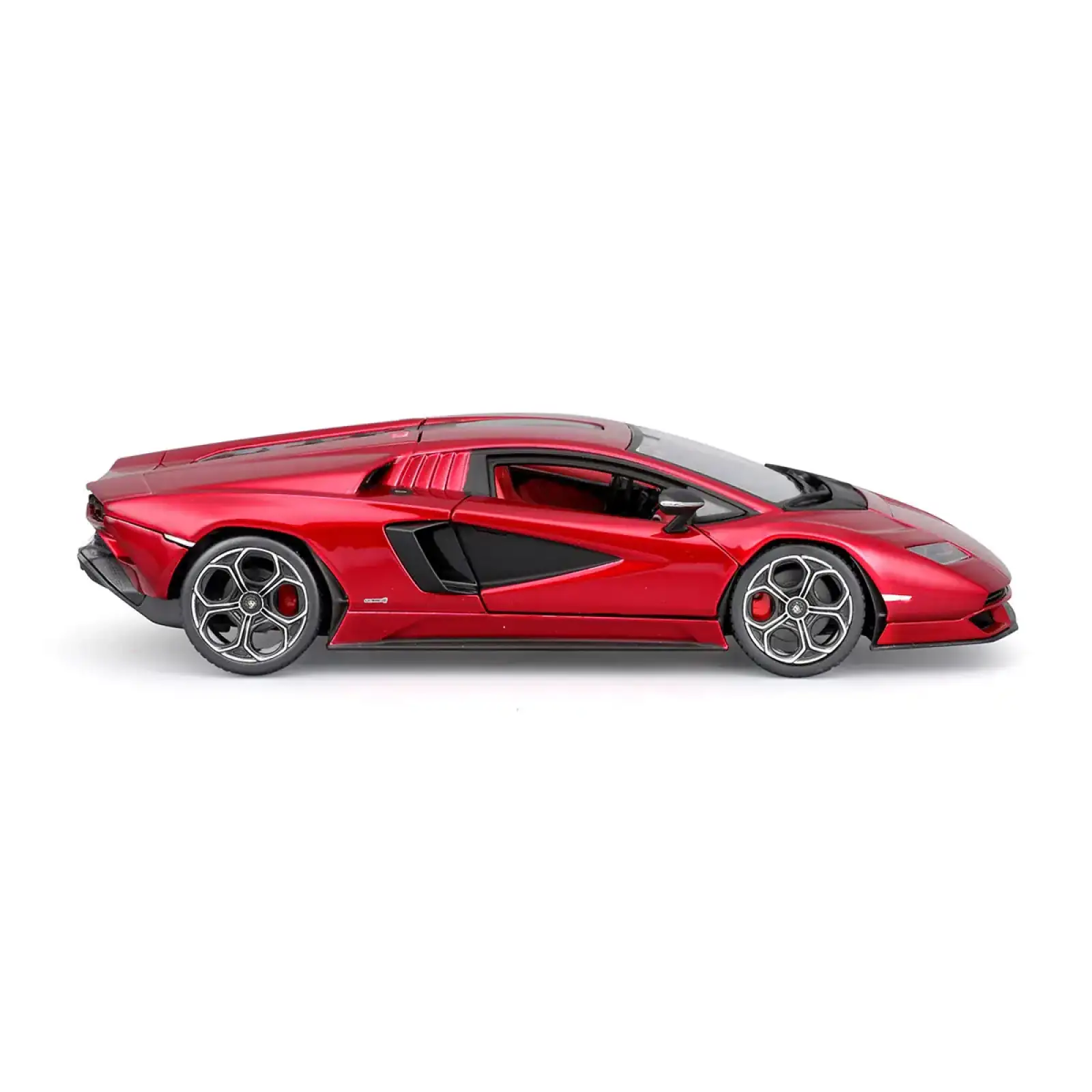 Автомодель LAMBORGHINI COUNTACH LPI 800-4 (біла, 1:24) Bburago (18-21102)