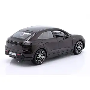 Автомодель PORSCHE MACAN 4 ELECTRIC (чорний, 1:24) Bburago (18-21114)