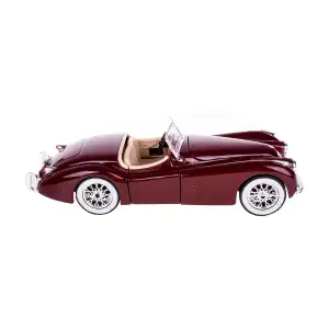 Автомодель JAGUAR XK 120 (1951) (ассорти вишневый, серебристый, темно-зеленый, 1:24) Bburago (18-22018)