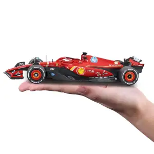 Автомодель с фигуркой – FERRARI SF-24 (2024) (1:24) Bburago (18-26823)