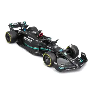 Автомодель з фігуркою - MERCEDES-AMG F1 W14 E PERFORMANCE (1:24) Bburago (18-28037)